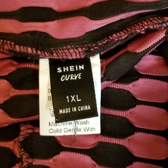 SHEIN Criss-cross Honeycomb Textured Biker Shorts - Picture 5 of 6